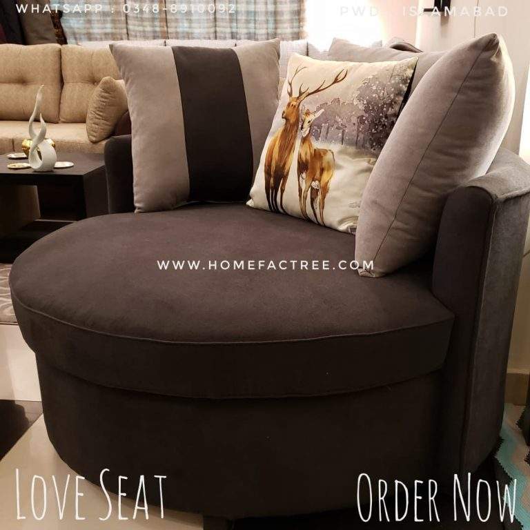 Accent Furniture: Love Seat