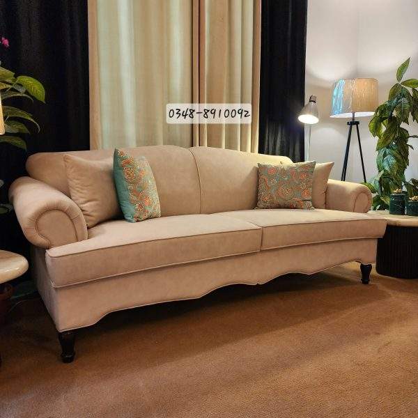 victorian-sofa-solid-wood-islamabad-pakistan Luxury Victorian sofa made from solid Sheesham wood with premium velvet upholstery in Islamabad Pakistan.